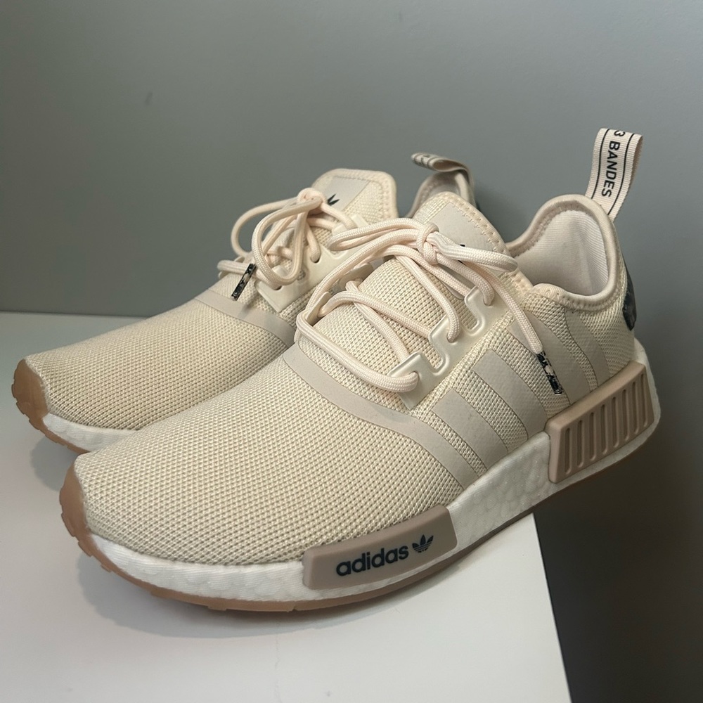 Women’s Adidas NMD_R1